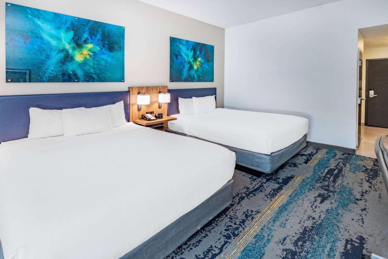 Hotel La Quinta & By Wyndham Texas I 45